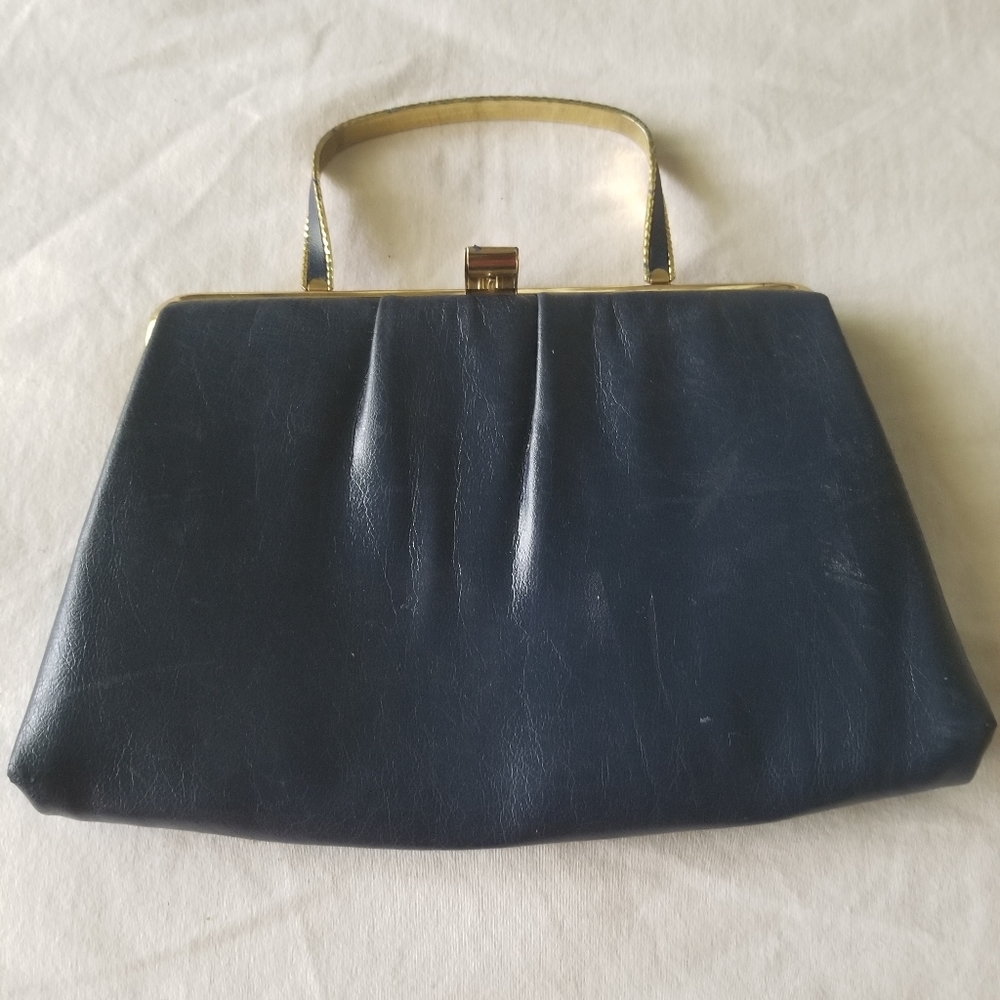 Vintage leather purse by Andé.